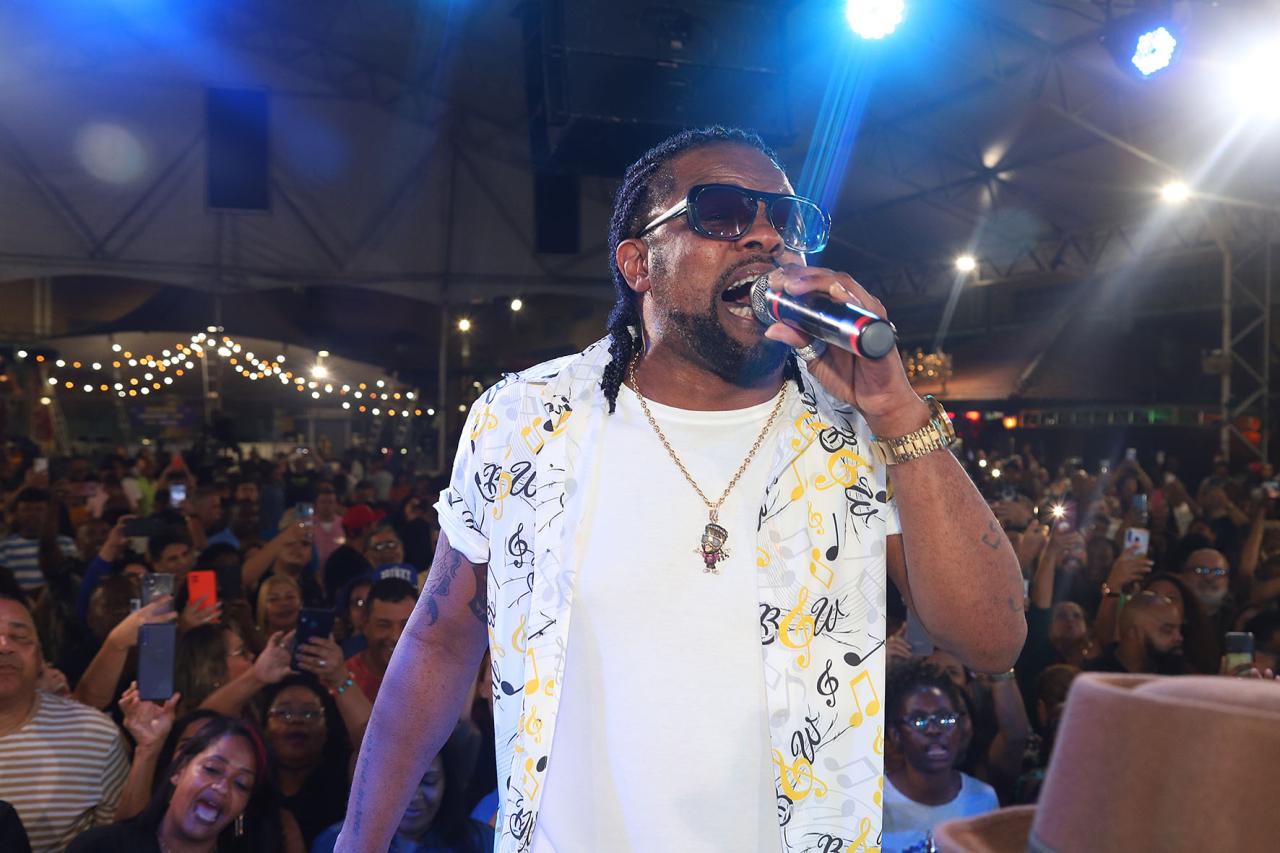 Botequim da Cidade do Samba retorna com show de Xande de Pilares