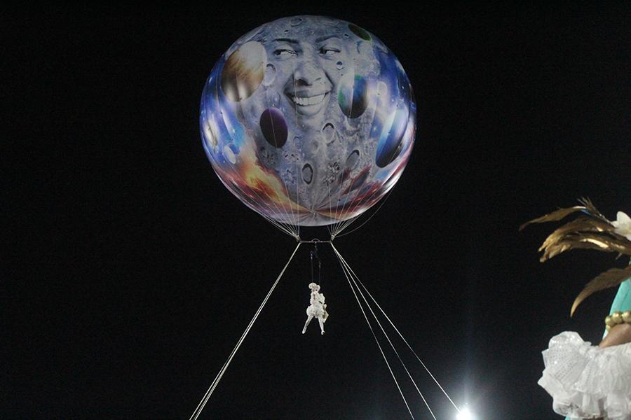 O que é meu é da cigana! Imperatriz faz desfile irretocável!