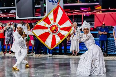 Viradouro ensaia pensando no tricampeonato.