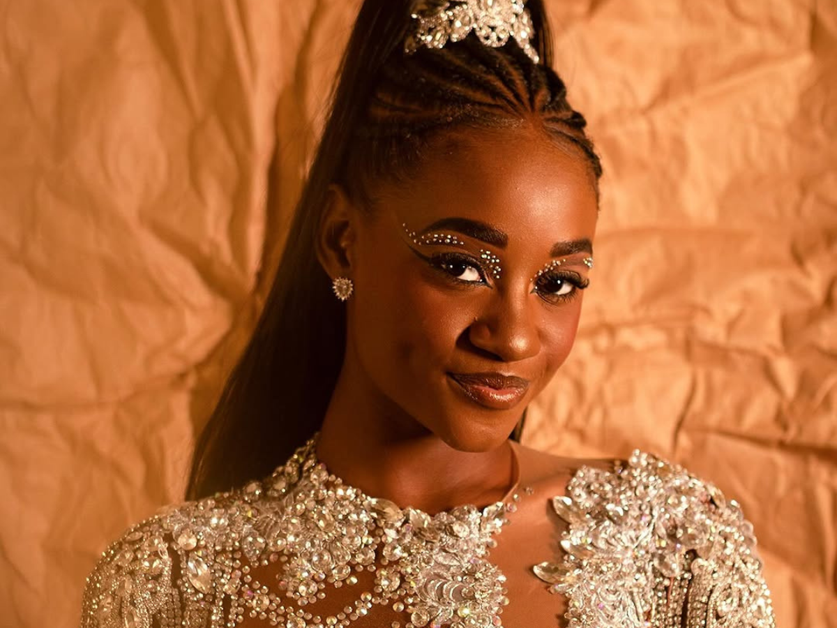 Família Beija-Flor crescendo! Rainha de bateria da Beija-Flor, Lorena Raissa anuncia gravidez.