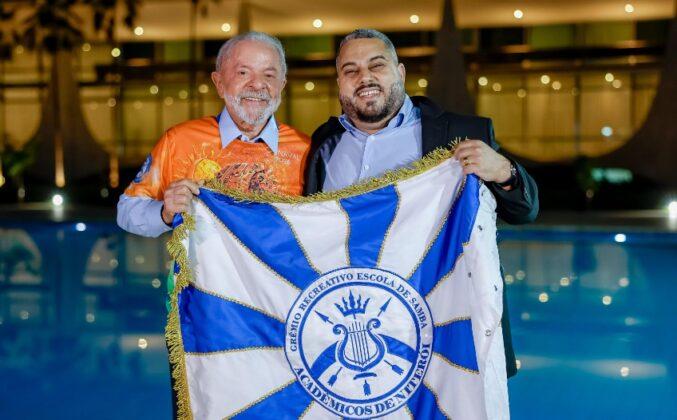 Lula recebe Acadêmicos de Niterói e prestigia samba-enredo em sua homenagem para o Carnaval 2026
