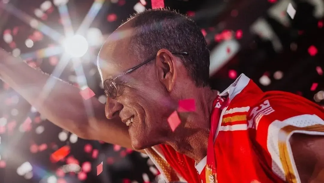 Viradouro escolhe samba de Marcelo Adnet para homenagear Mestre Ciça em 2026.