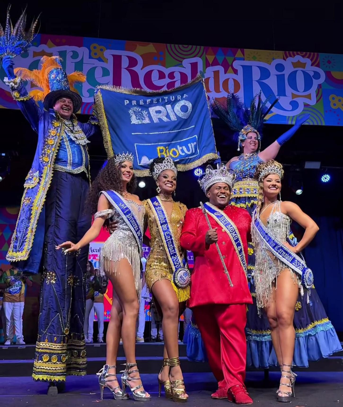 Corte Real do Carnaval 2026 é coroada na Cidade do Samba.