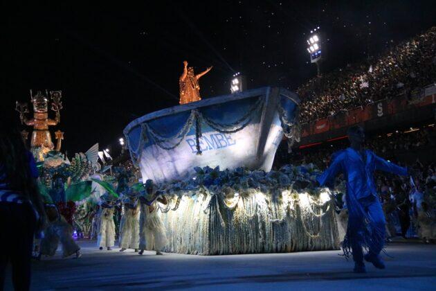Beija-Flor brilha com estética deslumbrante e afirma sua força;