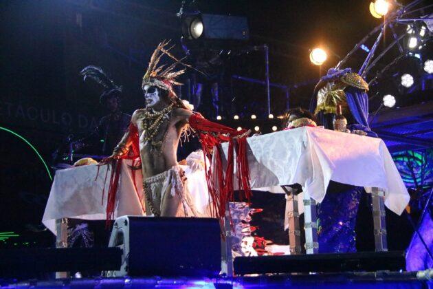 Imperatriz encanta com estética marcante e musicalidade arrebatadora