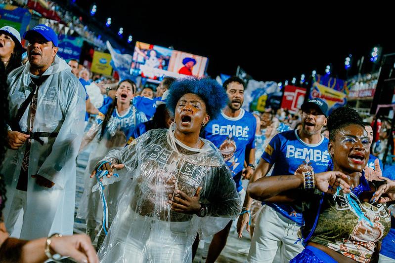 Mesmo com chuva, cerca de 360 mil pessoas passam pelo Sambódromo nos ensaios técnicos do Rio Carnaval 2026