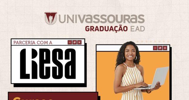 Sambistas têm dez dias para se inscrever em bolsas de estudo da Liesa e da Univassouras.
