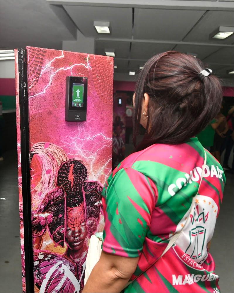 Mangueira implementa plataforma digital para registro de presença dos integrantes.