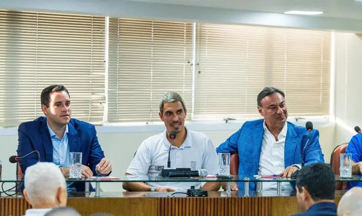 Liesa e Prefeitura do Rio definem plano progressivo para o Grupo Especial chegar a 15 escolas até 2030