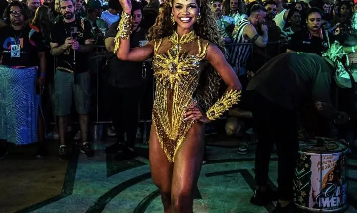Mocidade escolhe samba de PC Feital e Cia em noite histórica no Maracanã do Samba.