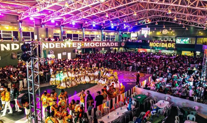 Mocidade escolhe samba de PC Feital e Cia em noite histórica no Maracanã do Samba.