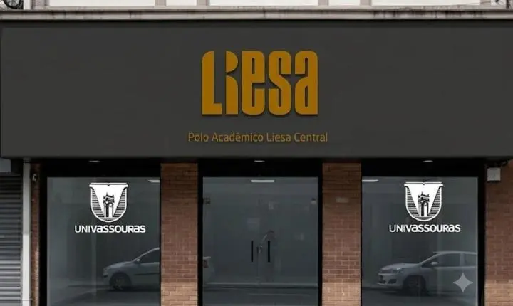 Programa de bolsas da Liesa vai inserir 500 integrantes de escolas de samba do Rio no ensino superior.